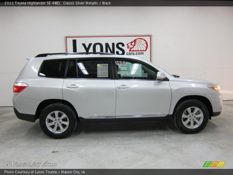 Classic Silver Metallic / Black 2011 Toyota Highlander SE 4WD