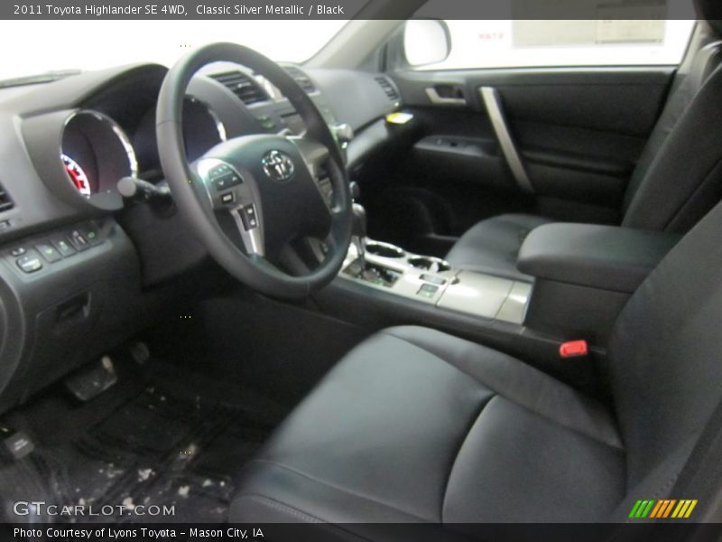 Classic Silver Metallic / Black 2011 Toyota Highlander SE 4WD