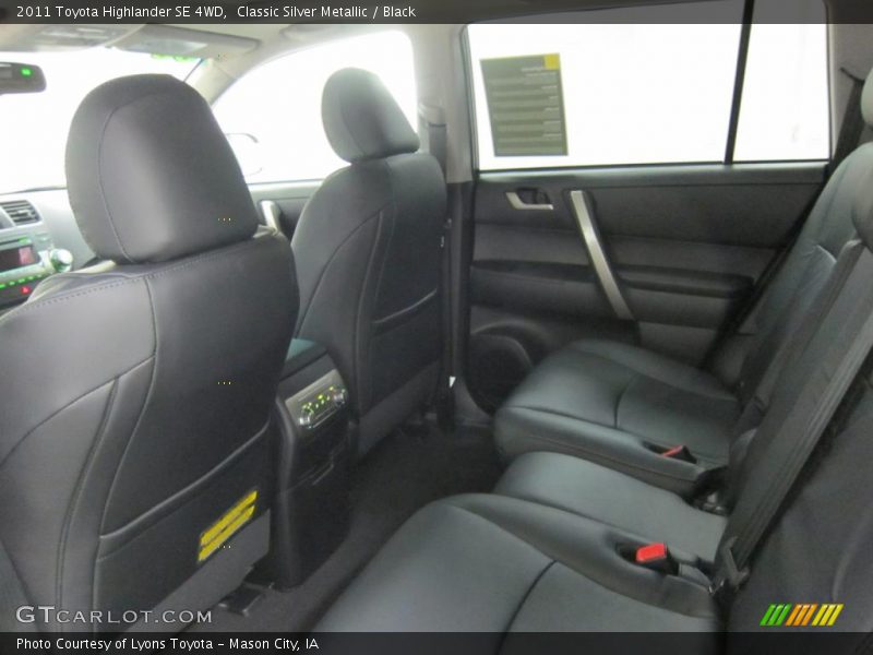 Classic Silver Metallic / Black 2011 Toyota Highlander SE 4WD
