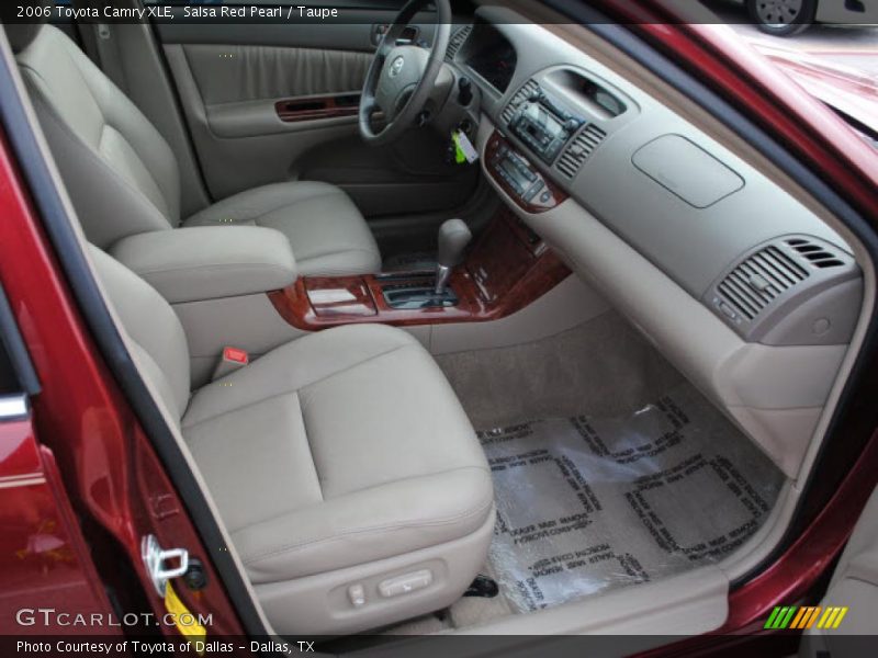 Salsa Red Pearl / Taupe 2006 Toyota Camry XLE