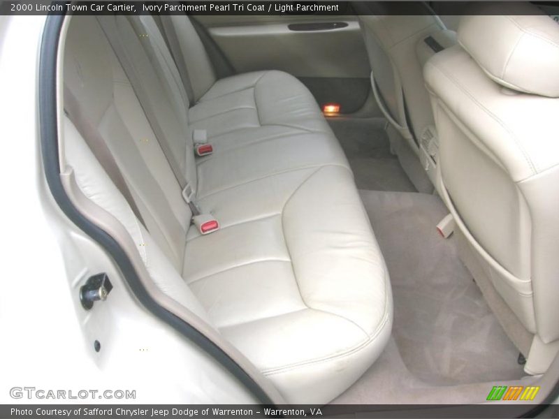 Ivory Parchment Pearl Tri Coat / Light Parchment 2000 Lincoln Town Car Cartier