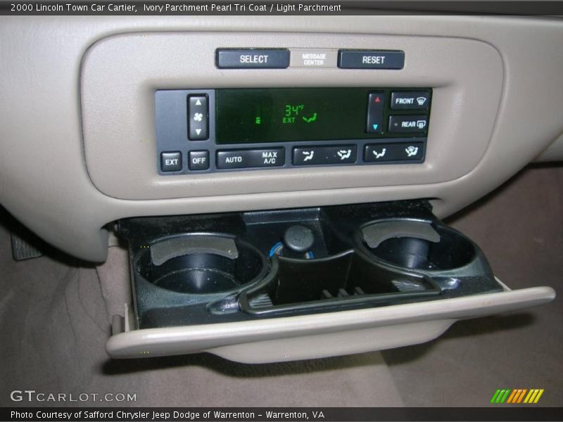 Ivory Parchment Pearl Tri Coat / Light Parchment 2000 Lincoln Town Car Cartier