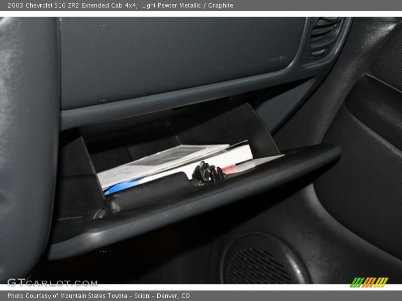 Light Pewter Metallic / Graphite 2003 Chevrolet S10 ZR2 Extended Cab 4x4