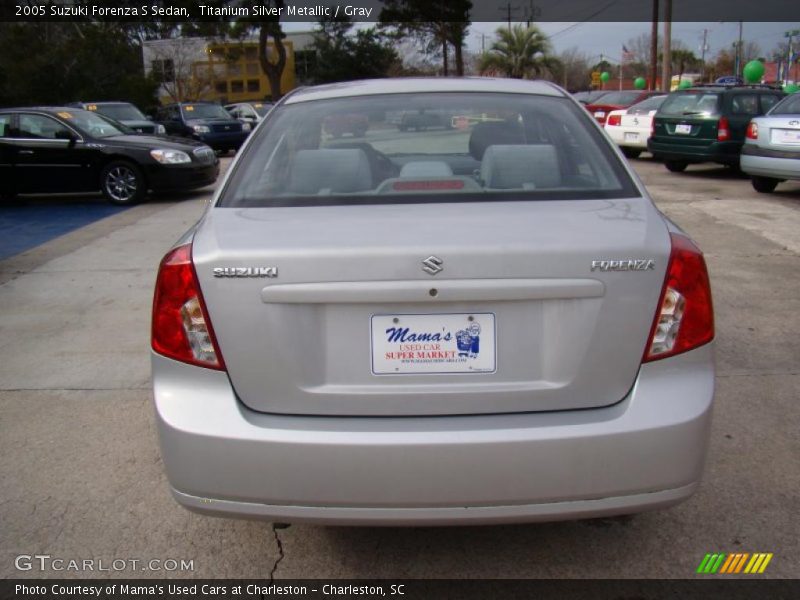 Titanium Silver Metallic / Gray 2005 Suzuki Forenza S Sedan