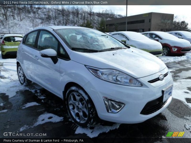 Oxford White / Charcoal Black/Blue Cloth 2011 Ford Fiesta SES Hatchback