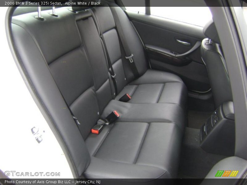 Alpine White / Black 2006 BMW 3 Series 325i Sedan