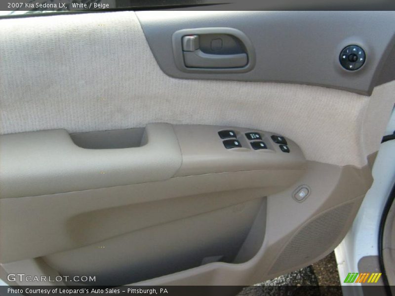 White / Beige 2007 Kia Sedona LX