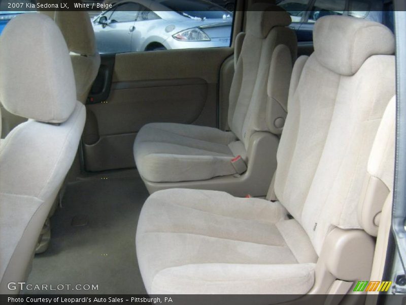 White / Beige 2007 Kia Sedona LX