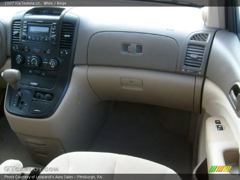 White / Beige 2007 Kia Sedona LX