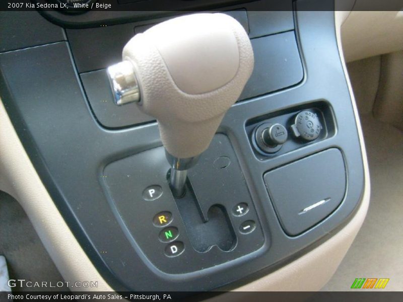 White / Beige 2007 Kia Sedona LX