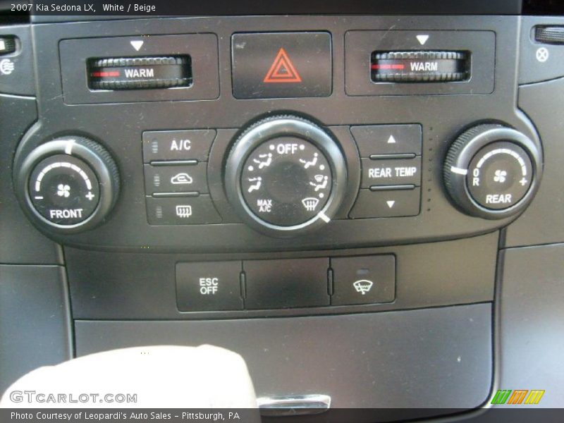 White / Beige 2007 Kia Sedona LX