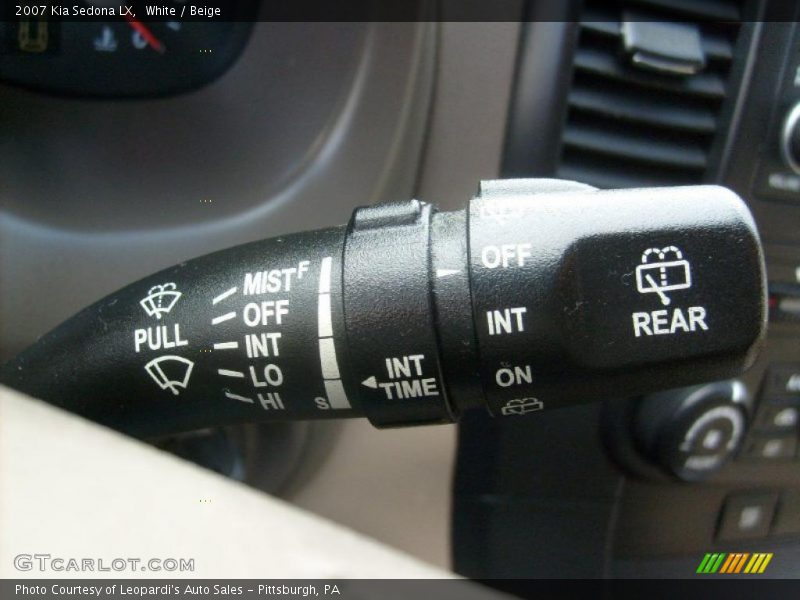 White / Beige 2007 Kia Sedona LX