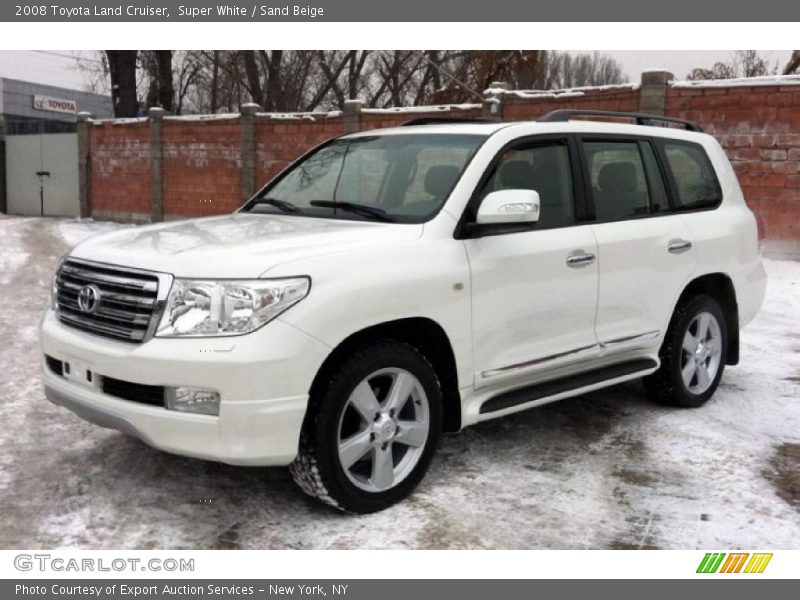 Front 3/4 View of 2008 Land Cruiser 