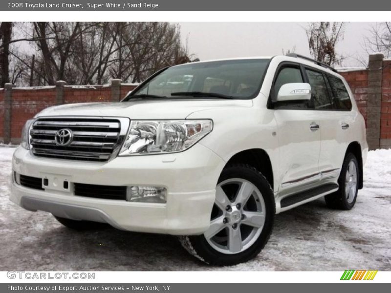 Front 3/4 View of 2008 Land Cruiser 