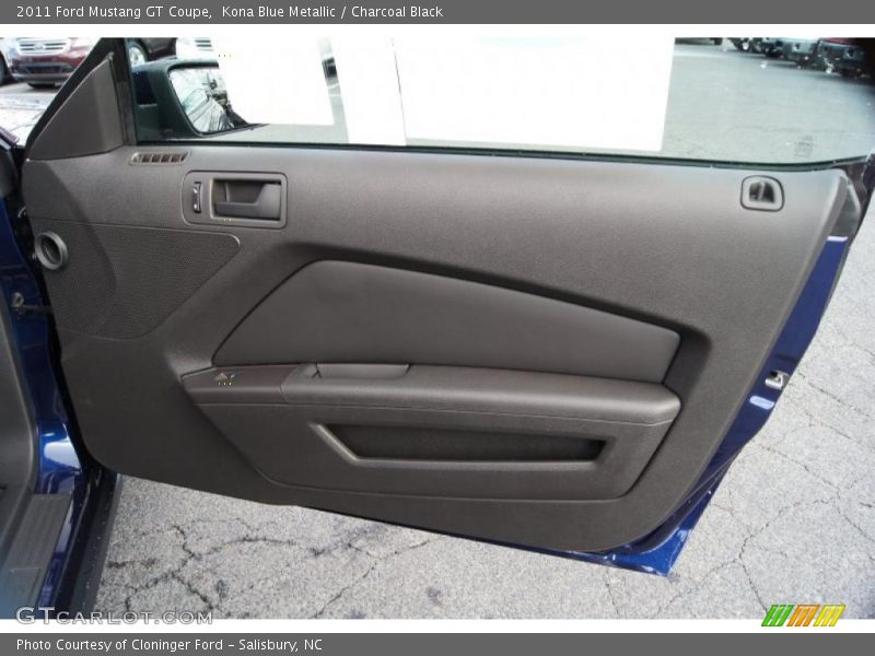 Door Panel of 2011 Mustang GT Coupe