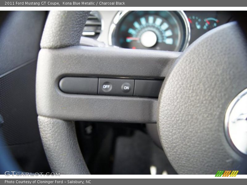 Controls of 2011 Mustang GT Coupe