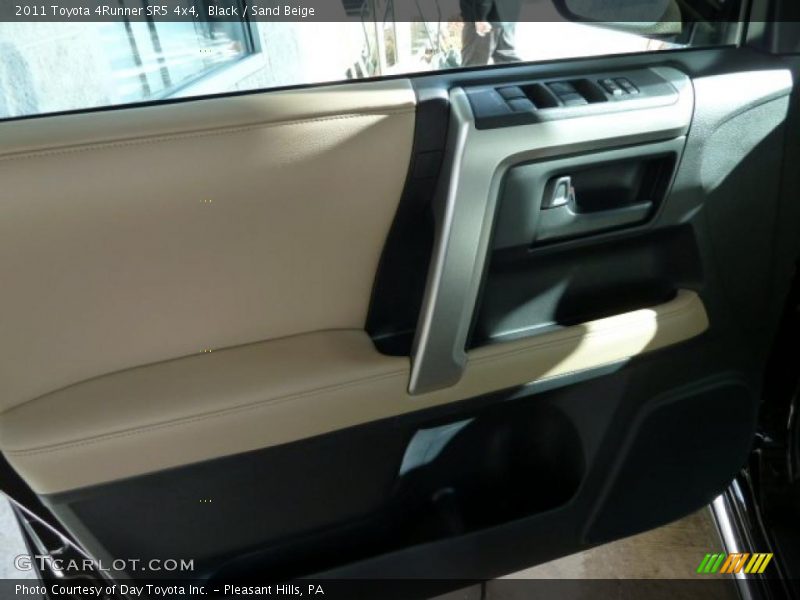 Black / Sand Beige 2011 Toyota 4Runner SR5 4x4