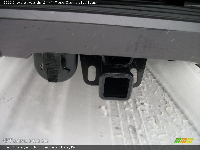 Taupe Gray Metallic / Ebony 2011 Chevrolet Avalanche LS 4x4