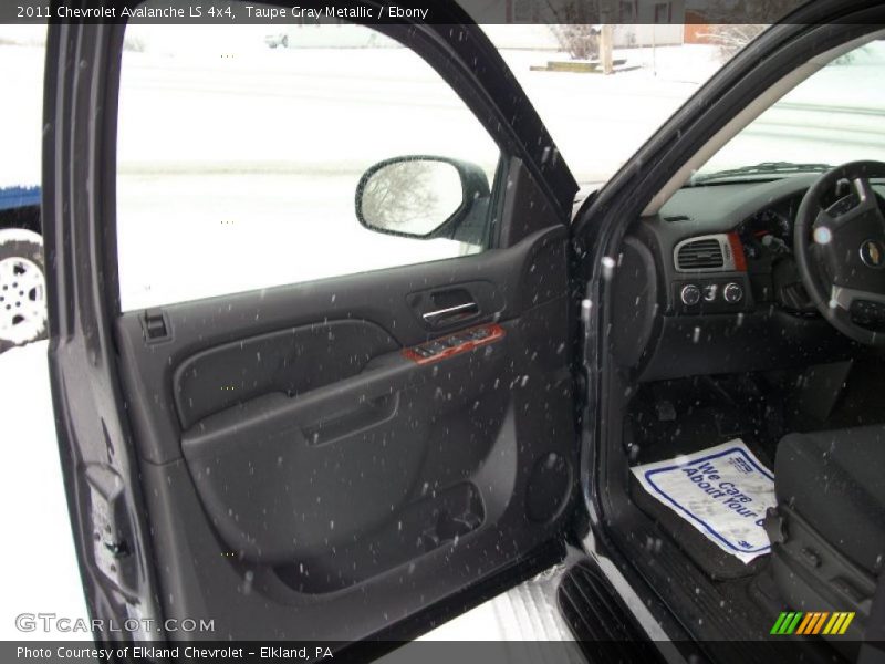 Taupe Gray Metallic / Ebony 2011 Chevrolet Avalanche LS 4x4