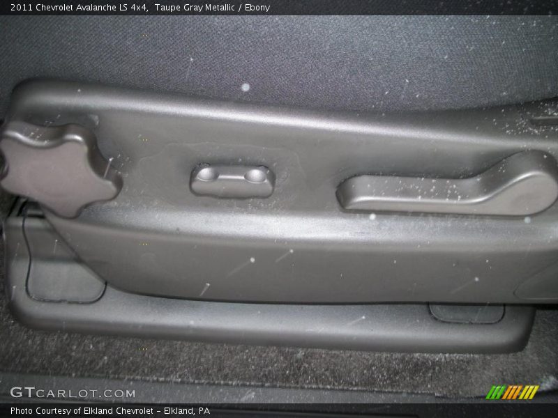 Taupe Gray Metallic / Ebony 2011 Chevrolet Avalanche LS 4x4