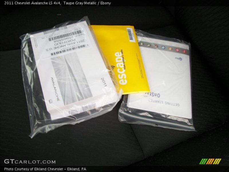 Taupe Gray Metallic / Ebony 2011 Chevrolet Avalanche LS 4x4