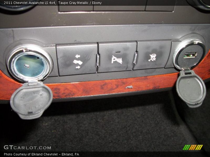 Taupe Gray Metallic / Ebony 2011 Chevrolet Avalanche LS 4x4