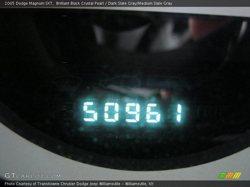 Brilliant Black Crystal Pearl / Dark Slate Gray/Medium Slate Gray 2005 Dodge Magnum SXT