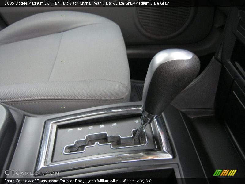 Brilliant Black Crystal Pearl / Dark Slate Gray/Medium Slate Gray 2005 Dodge Magnum SXT