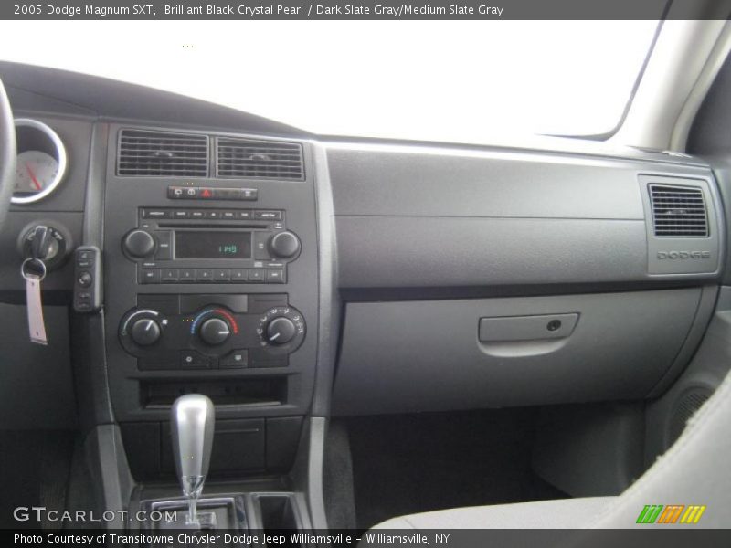 Brilliant Black Crystal Pearl / Dark Slate Gray/Medium Slate Gray 2005 Dodge Magnum SXT