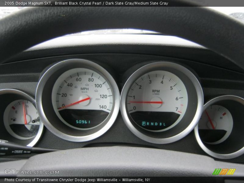 Brilliant Black Crystal Pearl / Dark Slate Gray/Medium Slate Gray 2005 Dodge Magnum SXT