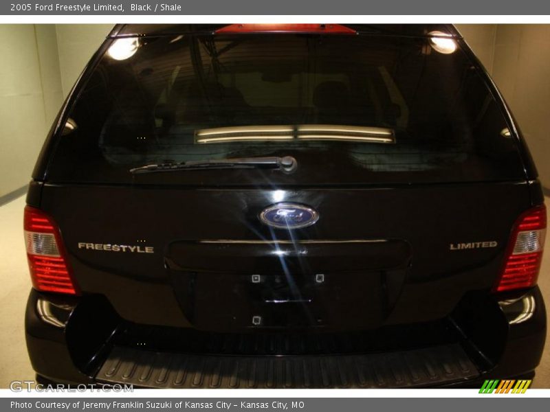 Black / Shale 2005 Ford Freestyle Limited
