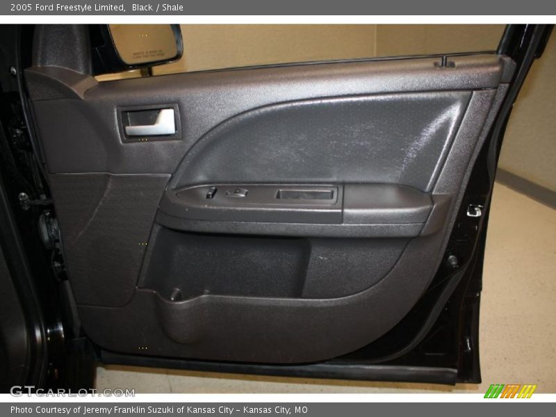 Black / Shale 2005 Ford Freestyle Limited