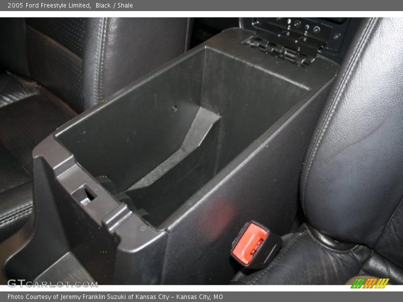 Black / Shale 2005 Ford Freestyle Limited