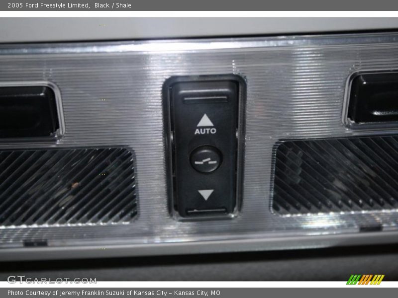 Black / Shale 2005 Ford Freestyle Limited