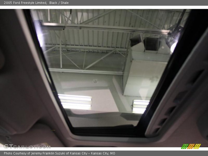 Black / Shale 2005 Ford Freestyle Limited