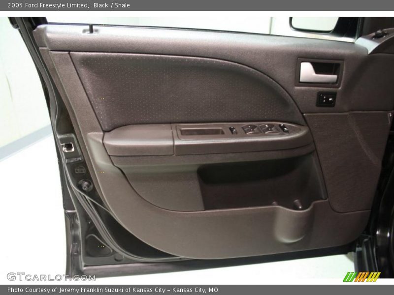 Black / Shale 2005 Ford Freestyle Limited