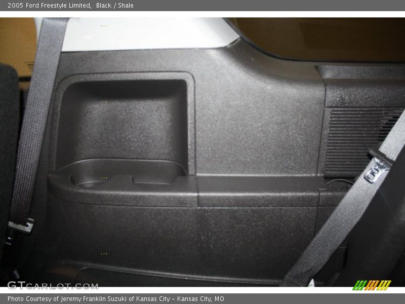 Black / Shale 2005 Ford Freestyle Limited