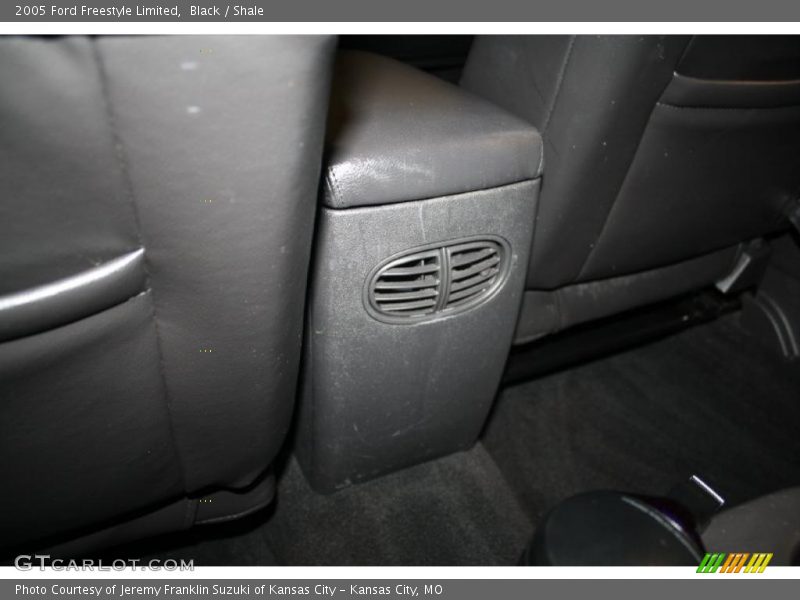 Black / Shale 2005 Ford Freestyle Limited