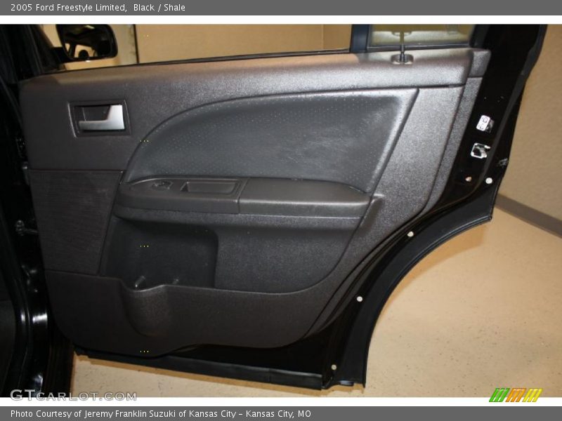 Black / Shale 2005 Ford Freestyle Limited