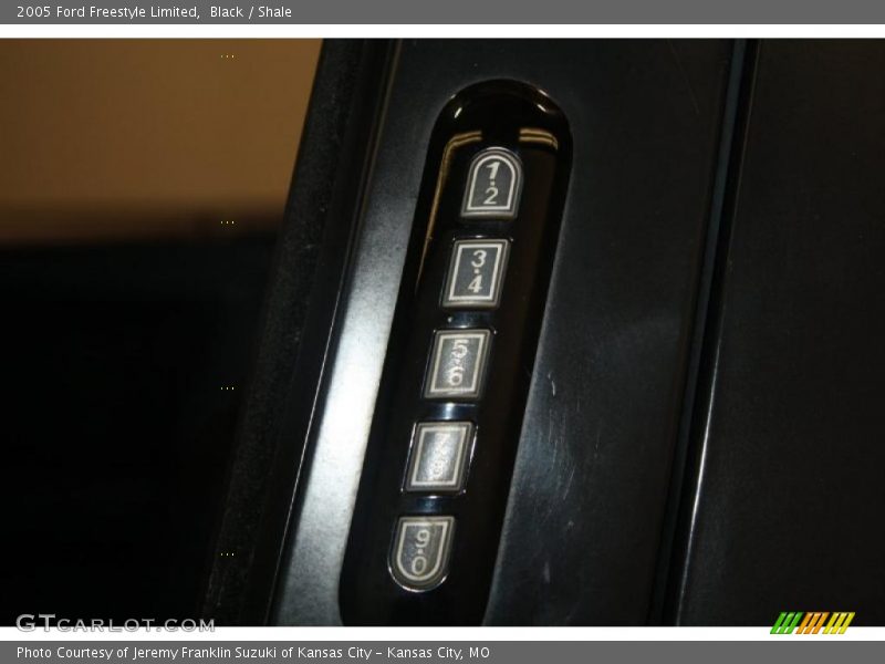Black / Shale 2005 Ford Freestyle Limited