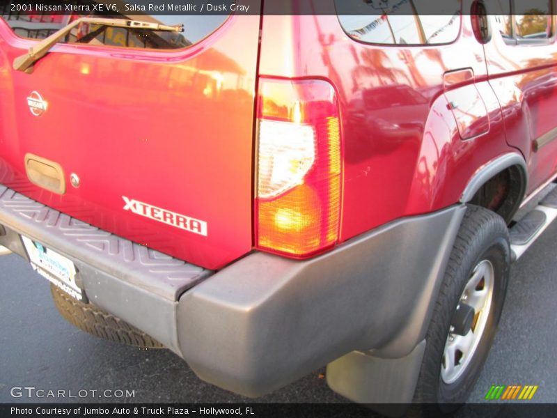 Salsa Red Metallic / Dusk Gray 2001 Nissan Xterra XE V6