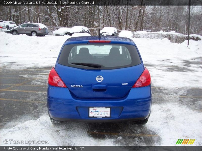 Blue Metallic / Charcoal 2009 Nissan Versa 1.8 S Hatchback