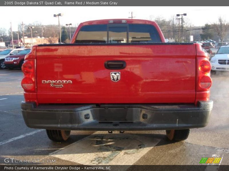 Flame Red / Medium Slate Gray 2005 Dodge Dakota ST Quad Cab