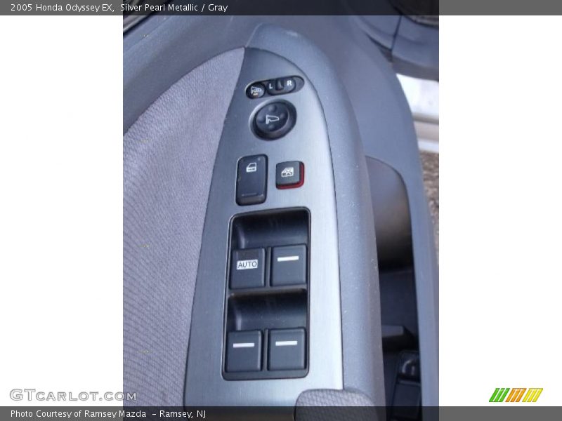 Silver Pearl Metallic / Gray 2005 Honda Odyssey EX