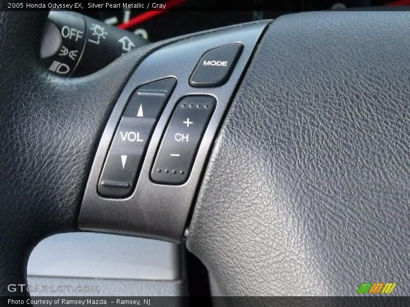 Silver Pearl Metallic / Gray 2005 Honda Odyssey EX