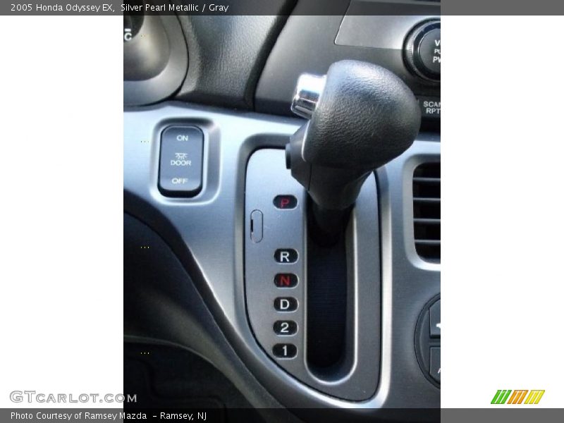Silver Pearl Metallic / Gray 2005 Honda Odyssey EX