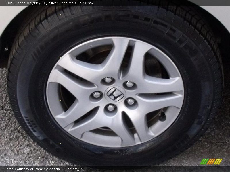Silver Pearl Metallic / Gray 2005 Honda Odyssey EX