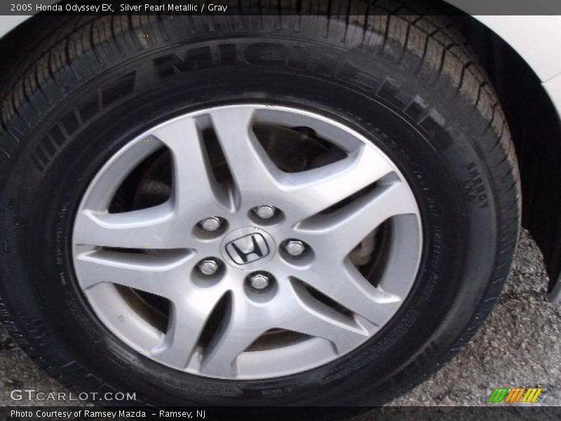 Silver Pearl Metallic / Gray 2005 Honda Odyssey EX
