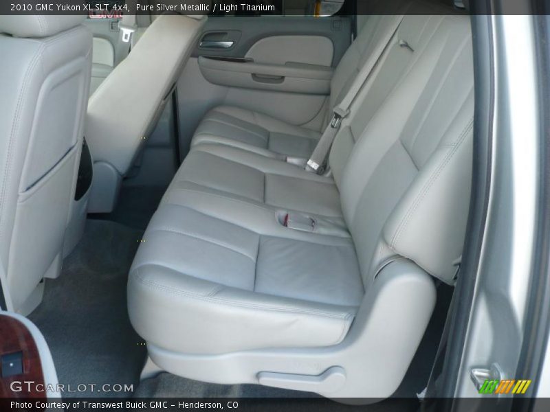 Pure Silver Metallic / Light Titanium 2010 GMC Yukon XL SLT 4x4