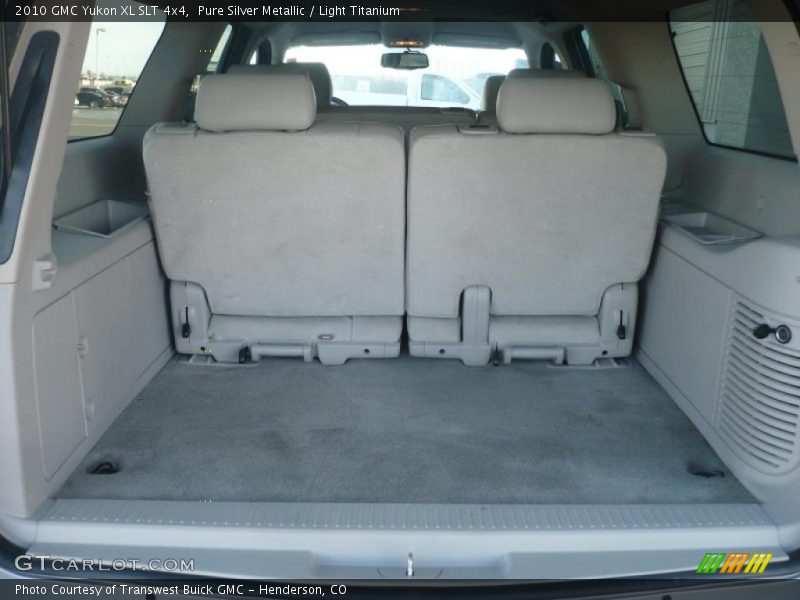 Pure Silver Metallic / Light Titanium 2010 GMC Yukon XL SLT 4x4